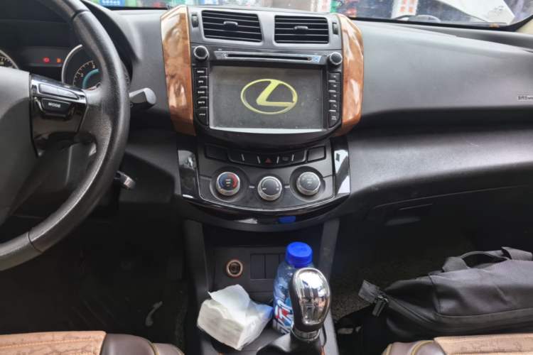 Used Land X5 2013 2.0T Manual Chuanling Edition Audio And AC Panel