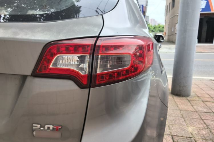 Used Land X5 2013 2.0T Manual Chuanling Edition Right Rear Taillight