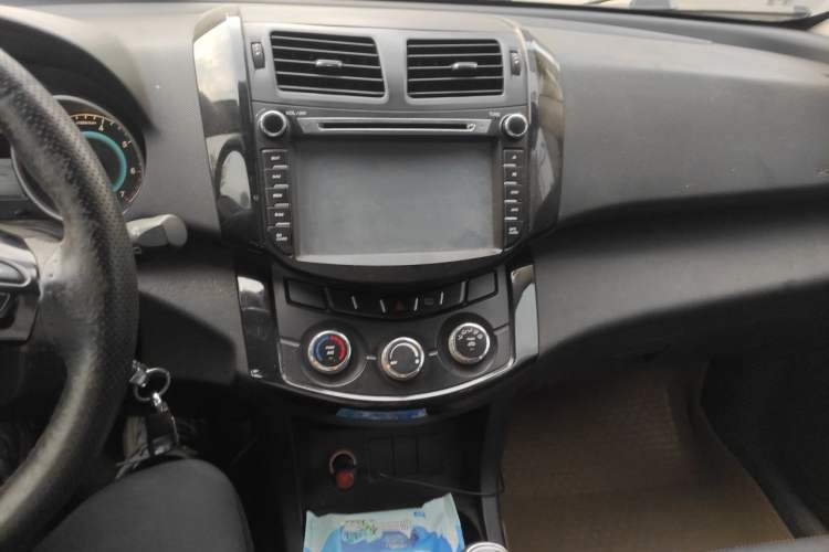 Used Land X5 2013 2.0T Manual Chuanling Edition Audio And AC Panel