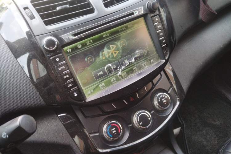 Used Land X5 2013 2.0T Manual Enjoyment Edition Audio And AC Panel
