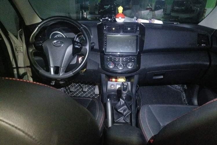 Used Land X5 2013 2.0T Manual Chuanling Edition Center Console