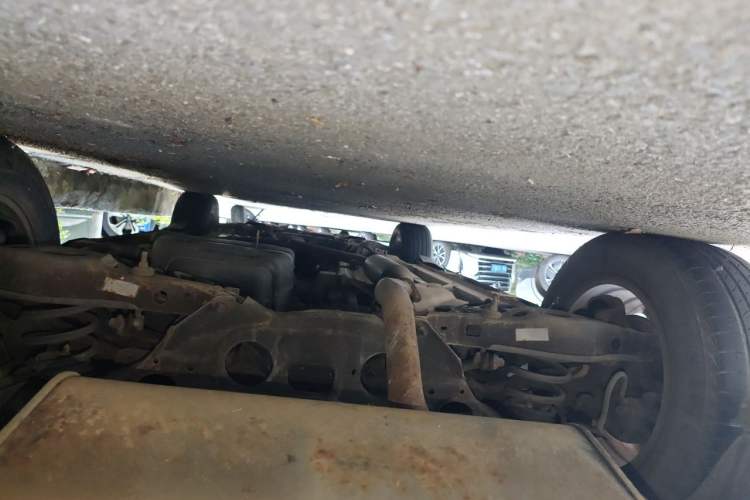 Used Land X5 2013 2.0T Manual Chuanling Edition Chassis Rear
