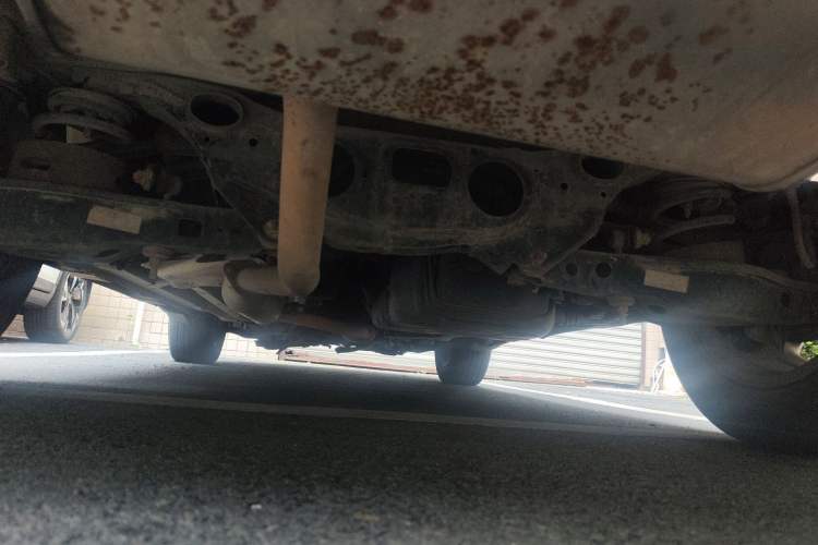 Used Land X5 2013 2.0T Manual Chuanling Edition Chassis Rear