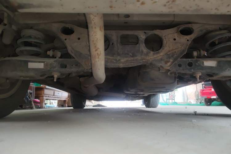 Used Land X5 2013 2.0T Manual Chuanling Edition Chassis Rear