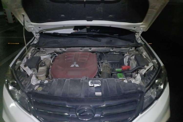 Used Land X5 2013 2.0T Manual Chuanling Edition Engine Bay