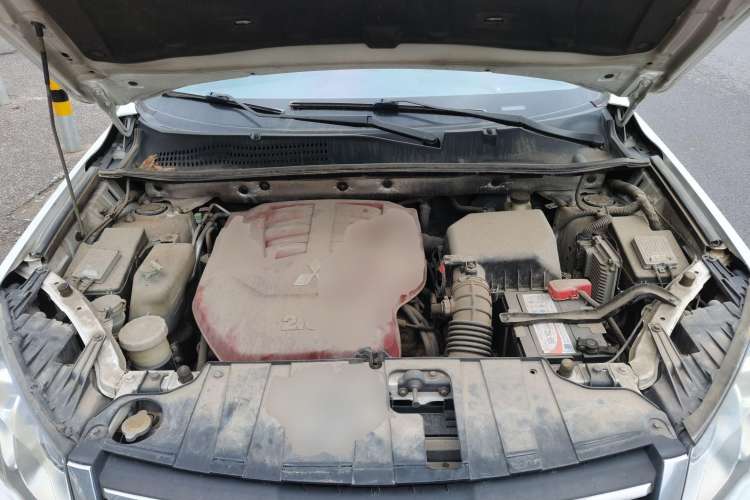 Used Land X5 2013 2.0T Manual Enjoyment Edition Engine Bay