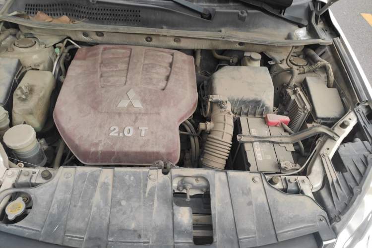 Used Land X5 2013 2.0T Manual Chuanling Edition Engine Bay