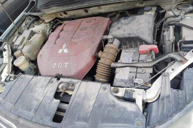 Used Land X5 2013 2.0T Manual Enjoyment Edition Engine Bay