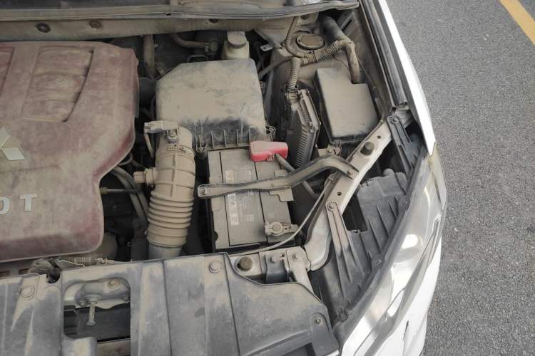 Used Land X5 2013 2.0T Manual Chuanling Edition Engine Bay Left