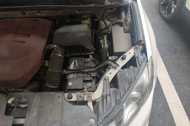 Used Land X5 2013 2.0T Manual Chuanling Edition Engine Bay Left