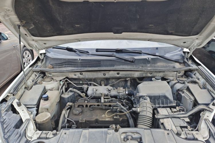 Used Land X5 2013 2.0T Manual Enjoyment Edition Engine Bay