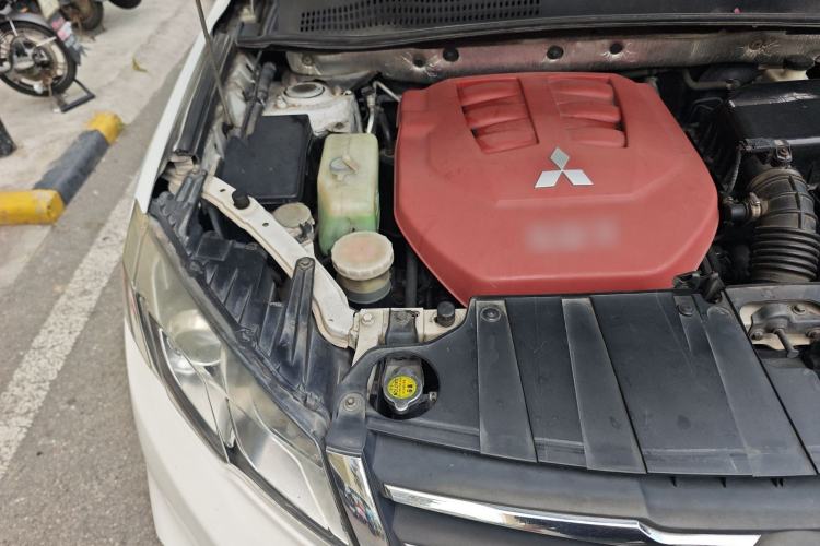 Used Land X5 2013 2.0T Manual Xinghang Edition Engine Bay Right