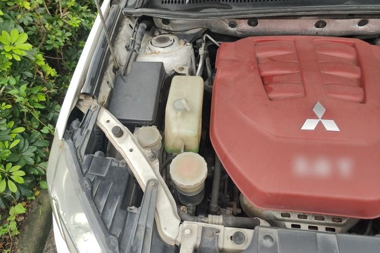 Used Land X5 2013 2.0T Manual Xinghang Edition Engine Bay Right