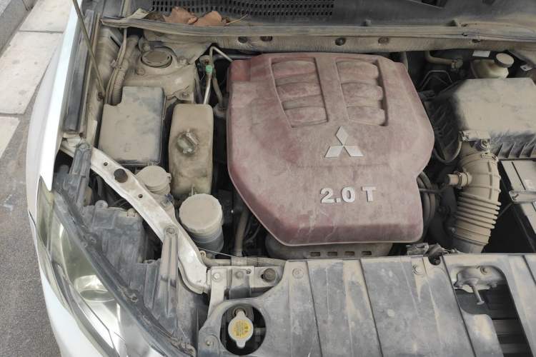 Used Land X5 2013 2.0T Manual Chuanling Edition Engine Bay Right