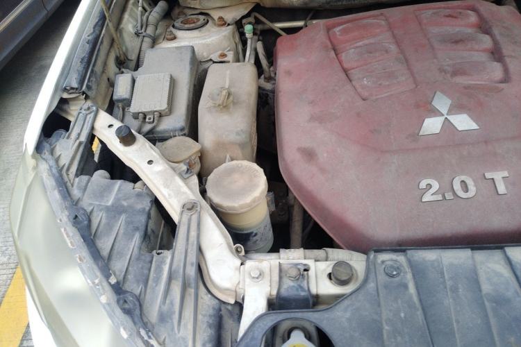 Used Land X5 2013 2.0T Manual Enjoyment Edition Engine Bay Right