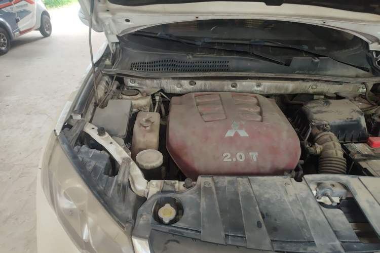 Used Land X5 2013 2.0T Manual Chuanling Edition Engine Bay Right