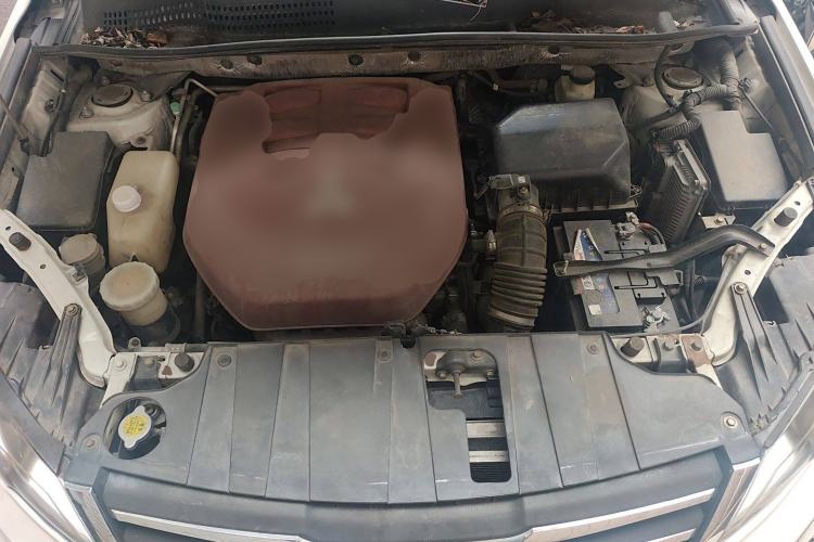 Used Land X5 2013 2.0T Manual Chuanling Edition Engine Bay