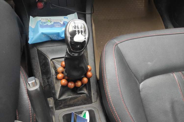Used Land X5 2013 2.0T Manual Chuanling Edition Gear Lever