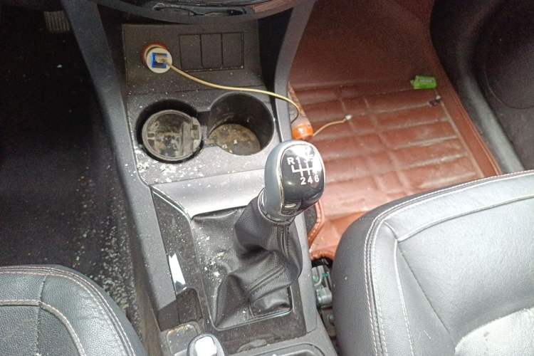 Used Land X5 2013 2.0T Manual Chuanling Edition Gear Lever