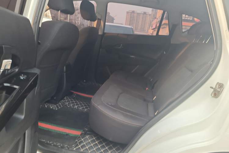Used Land X5 2013 2.0T Manual Enjoyment Edition Interior 1