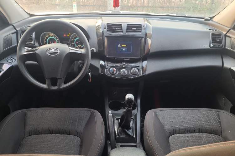 Used Land X5 2013 2.0T Manual Enjoyment Edition Interior 3