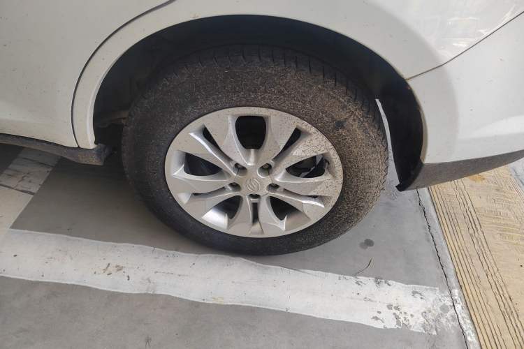 Used Land X5 2013 2.0T Manual Enjoyment Edition Left Rear Wheel Hub