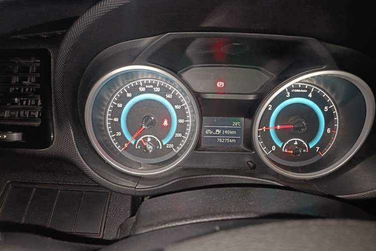 Used Land X5 2013 2.0T Manual Chuanling Edition Odometer Close Up