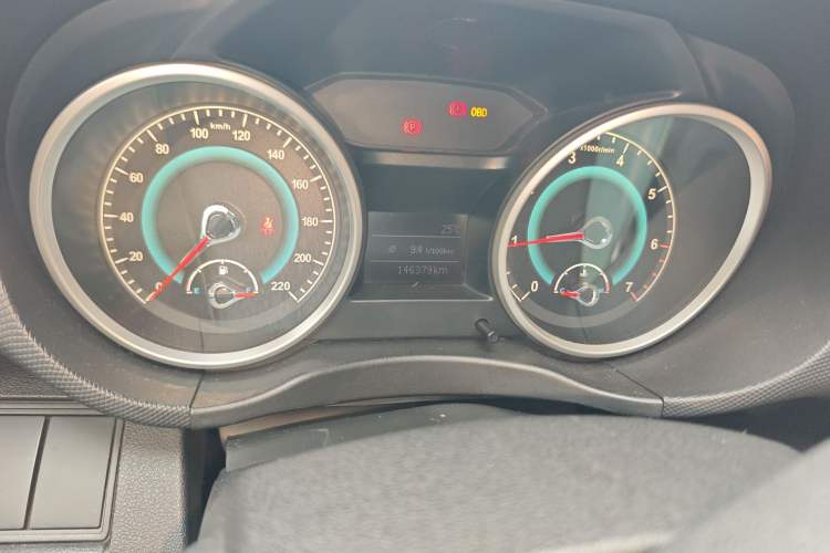 Used Land X5 2013 2.0T Manual Xinghang Edition Odometer Close Up