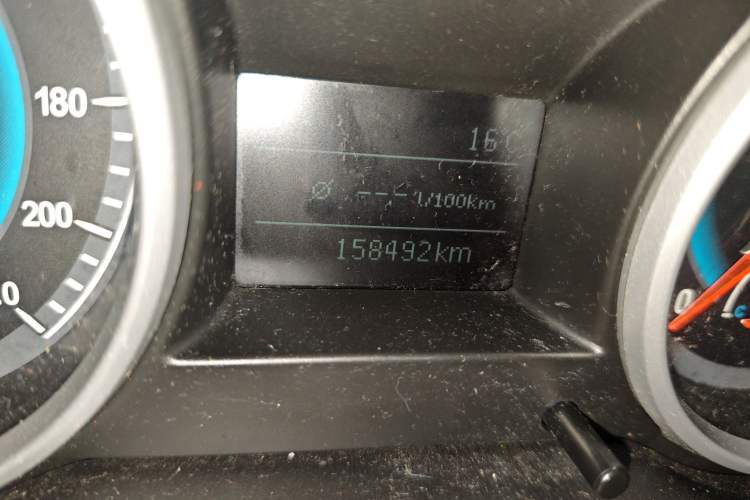 Used Land X5 2013 2.0T Manual Chuanling Edition Odometer Close Up
