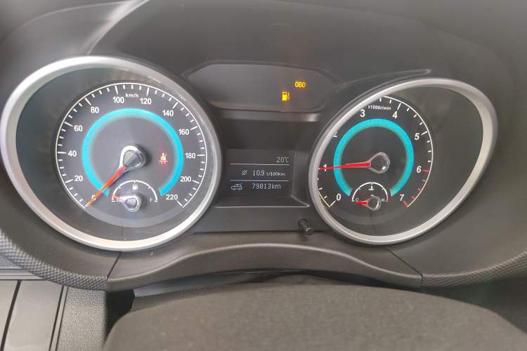 Used Land X5 2013 2.0T Manual Enjoyment Edition Odometer Close Up