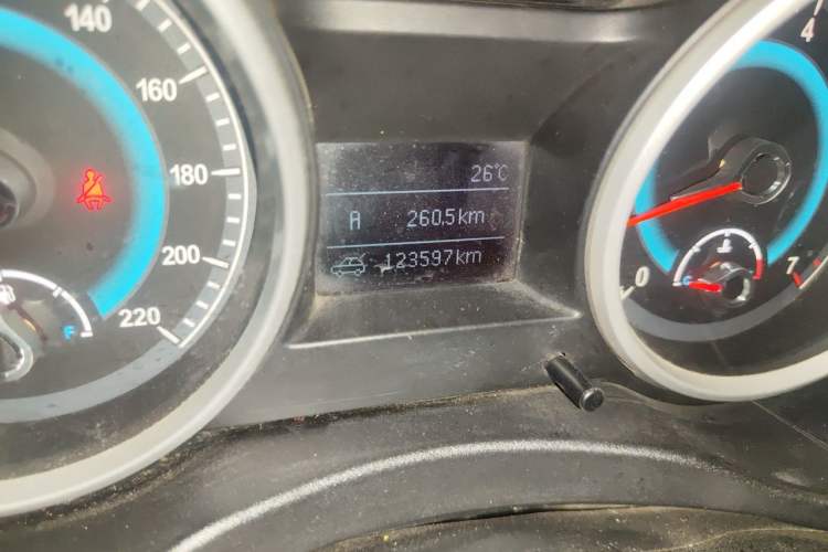 Used Land X5 2013 2.0T Manual Chuanling Edition Odometer Close Up