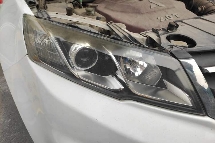 Used Land X5 2013 2.0T Manual Chuanling Edition Right Front Headlight