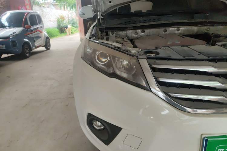Used Land X5 2013 2.0T Manual Chuanling Edition Right Front Headlight