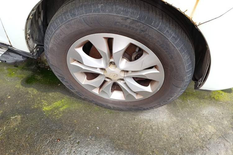Used Land X5 2013 2.0T Manual Chuanling Edition Right Front Wheel Hub