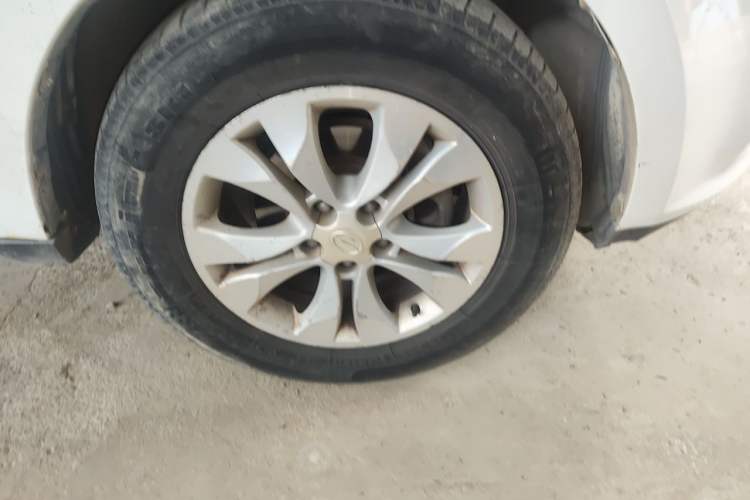 Used Land X5 2013 2.0T Manual Chuanling Edition Right Front Wheel Hub