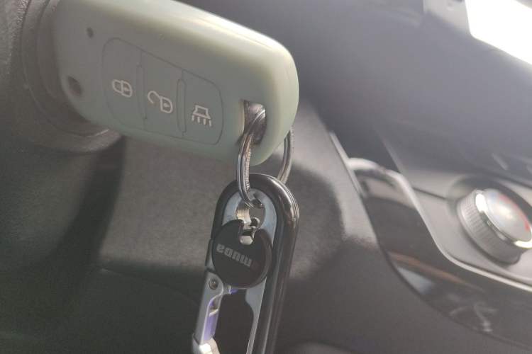 Used Land X5 2013 2.0T Manual Xinghang Edition Vehicle Key