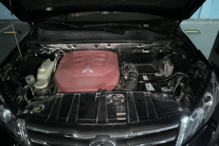 Used Land X5 2014 2.0T Automatic Innovation Edition Engine Bay