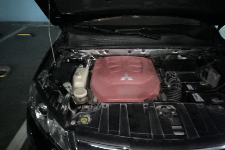 Used Land X5 2014 2.0T Automatic Innovation Edition Engine Bay Right