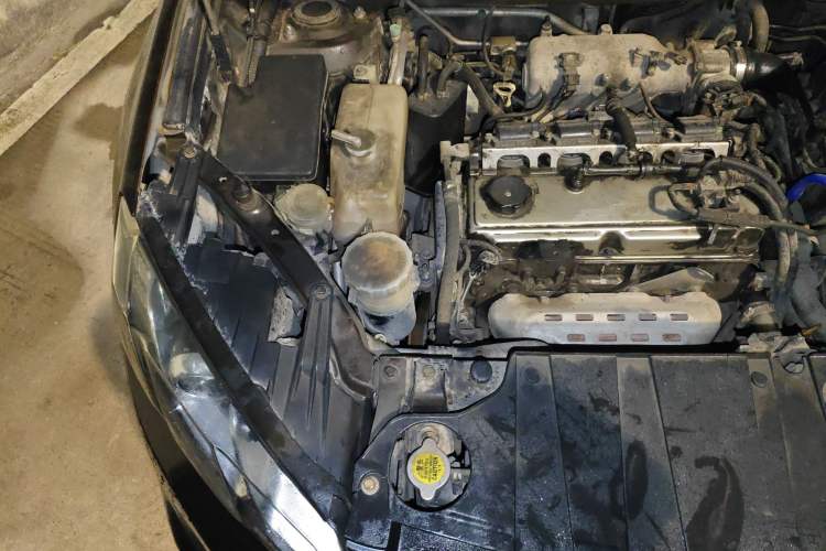 Used Land X5 2014 2.0T Automatic Enjoyment Version Engine Bay Right