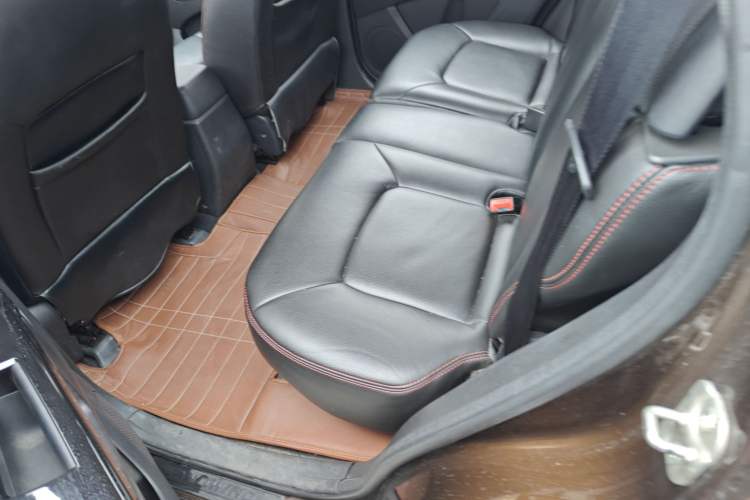 Used Land X5 2014 2.0T Automatic Enjoyment Version Left Rear Seat
