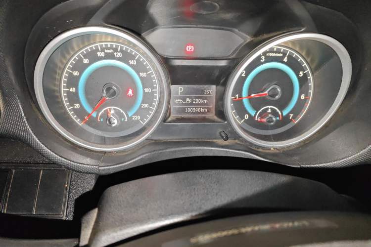 Used Land X5 2014 2.0T Automatic Enjoyment Version Odometer Close Up