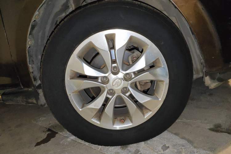Used Land X5 2014 2.0T Automatic Enjoyment Version Right Front Wheel Hub