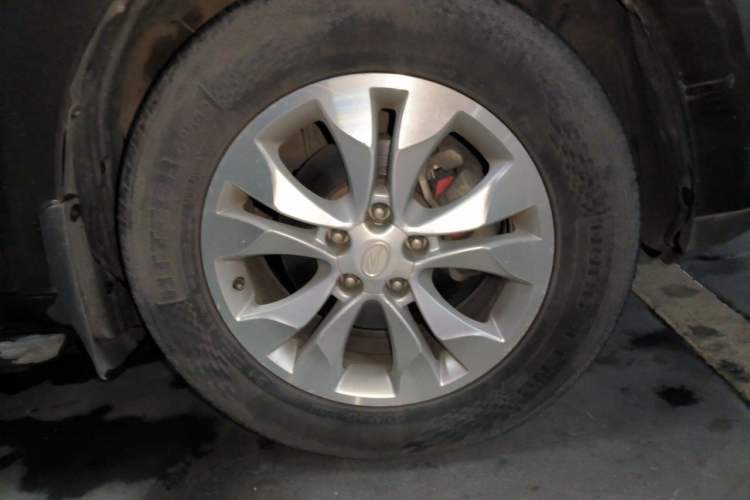 Used Land X5 2014 2.0T Automatic Enjoyment Version Right Front Wheel Hub