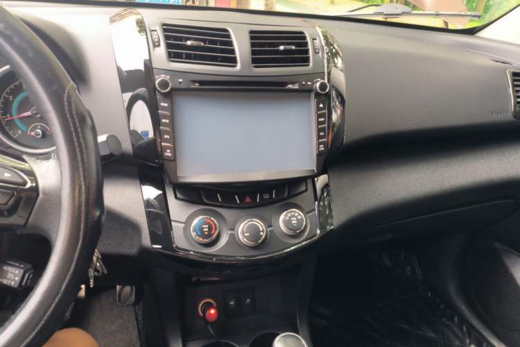 Used Land X5 2014 2.0T Automatic Innovation Edition Audio And AC Panel