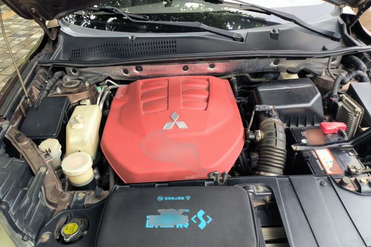 Used Land X5 2014 2.0T Automatic Innovation Edition Engine Bay