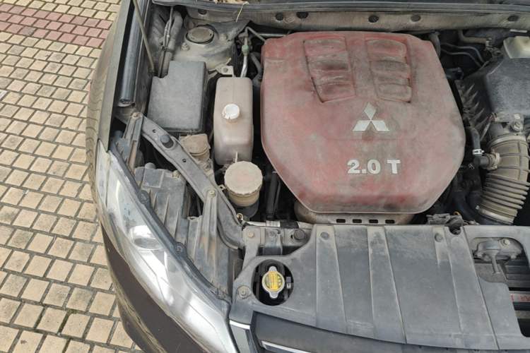 Used Land X5 2014 2.0T Automatic Innovation Edition Engine Bay Right