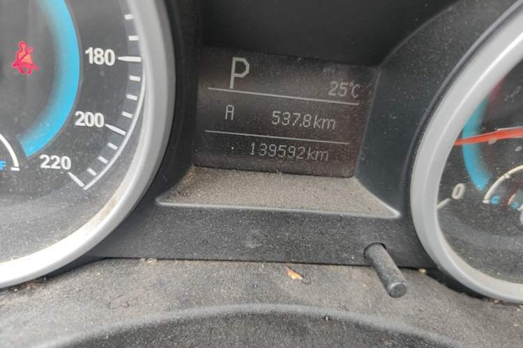 Used Land X5 2014 2.0T Automatic Innovation Edition Odometer Close Up