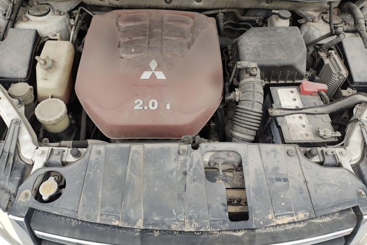 Used Land X5 2014 2.0T Automatic Innovation Edition Engine Bay