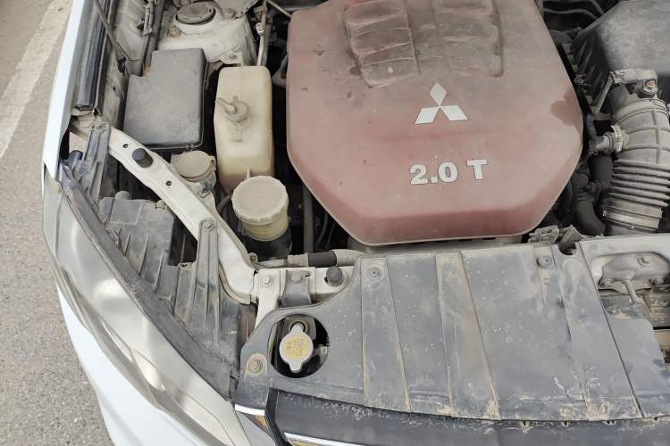 Used Land X5 2014 2.0T Automatic Innovation Edition Engine Bay Right