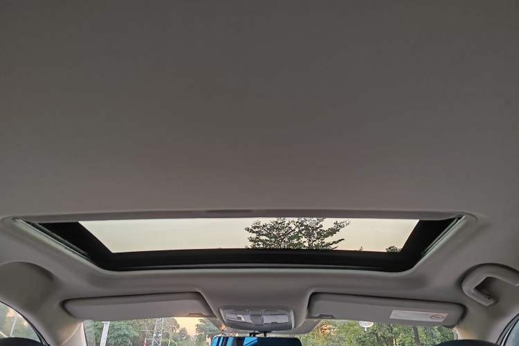 Used Land X5 2014 2.0T Automatic Innovation Edition Headliner